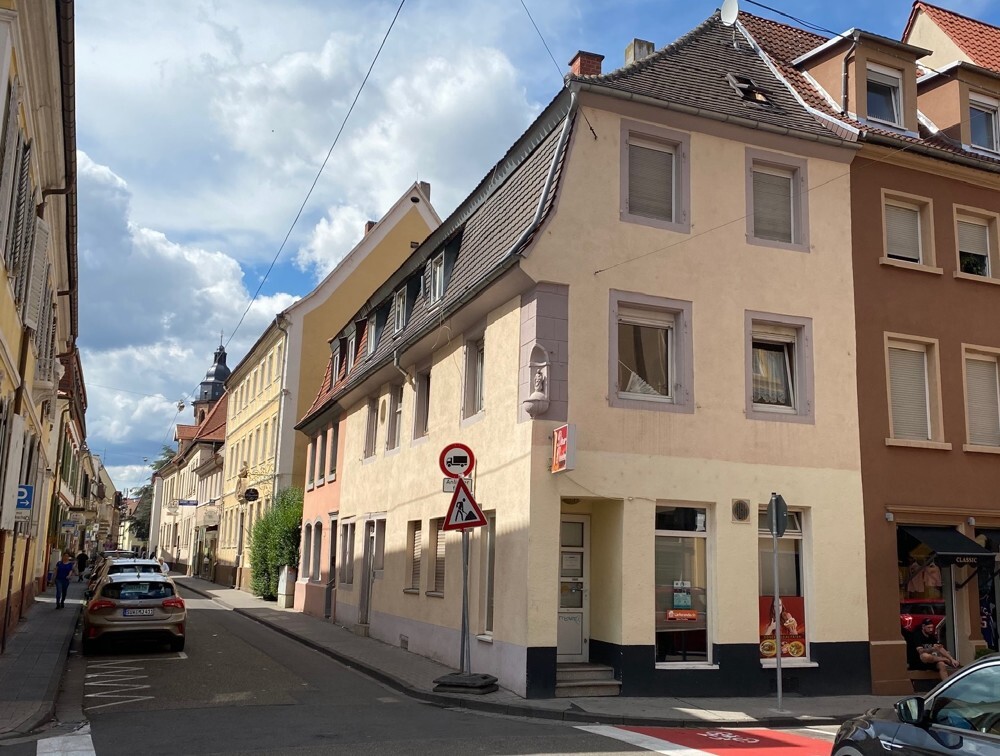 Attraktive Kapitalanlage: Renditeobjekt – Wohn- und Geschäftshaus im Herzen von Landau