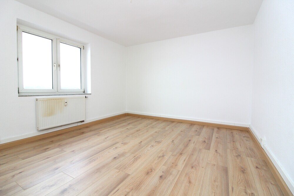 Erstbezug nach Renovierung: geräumige 3-Zimmer-Wohnung in Lu-Süd