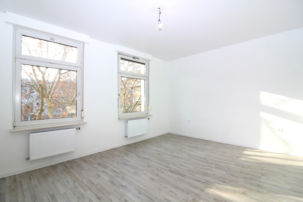 Erstbezug nach Renovierung: 2-Zimmer-Wohnung mit Balkon in Ludwigshafen-Süd